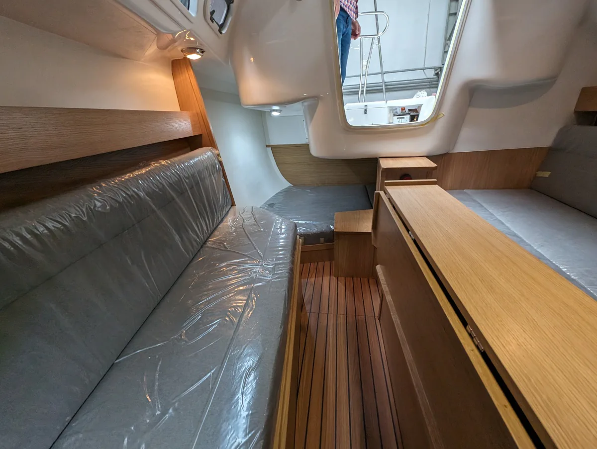 TES 20' Master interior