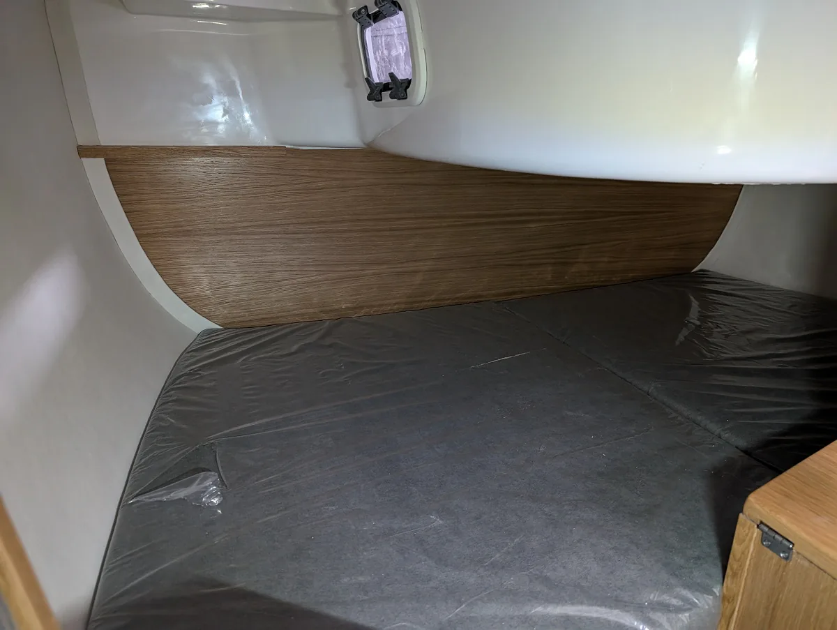TES 20' Master interior