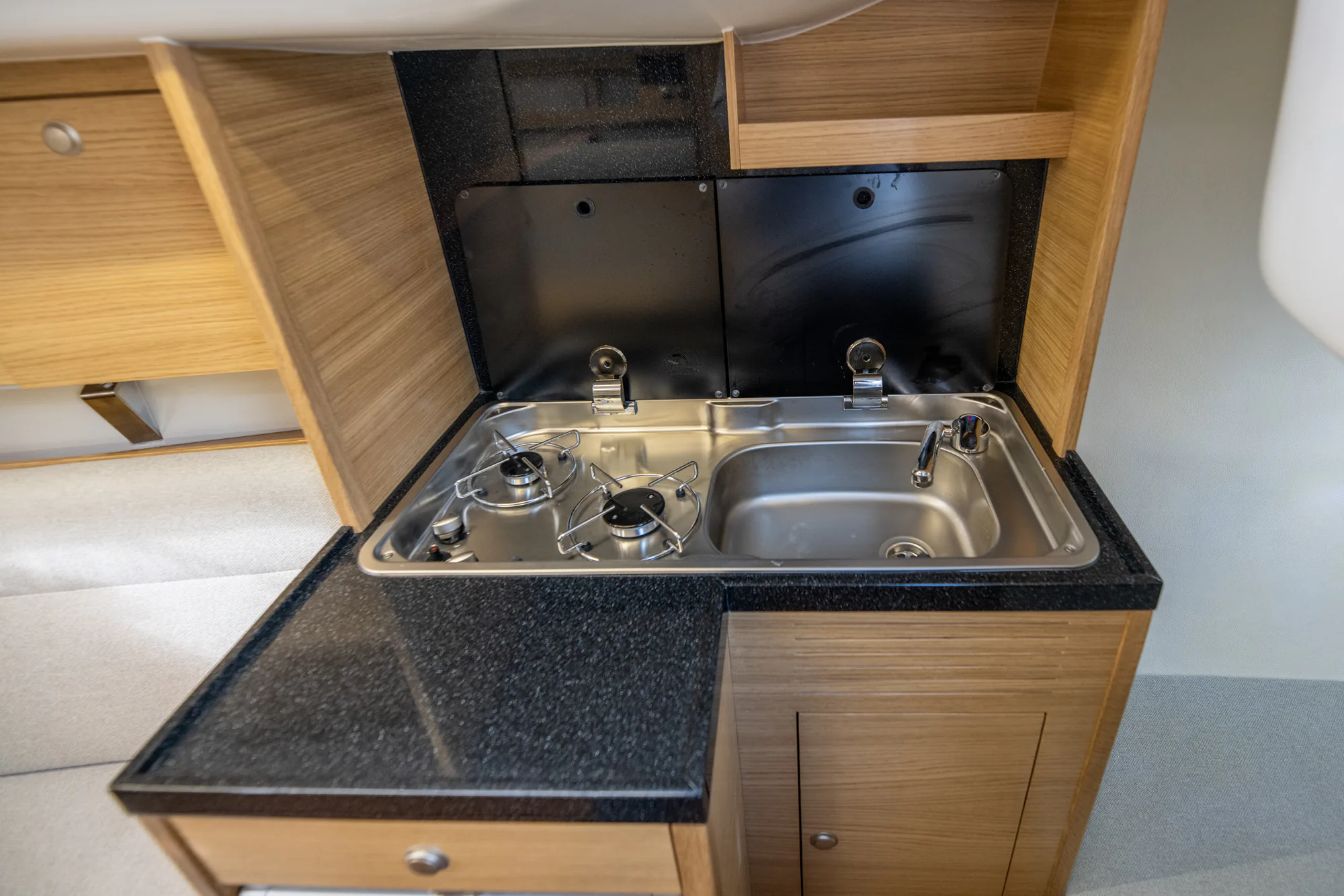 TES 20' Master interior