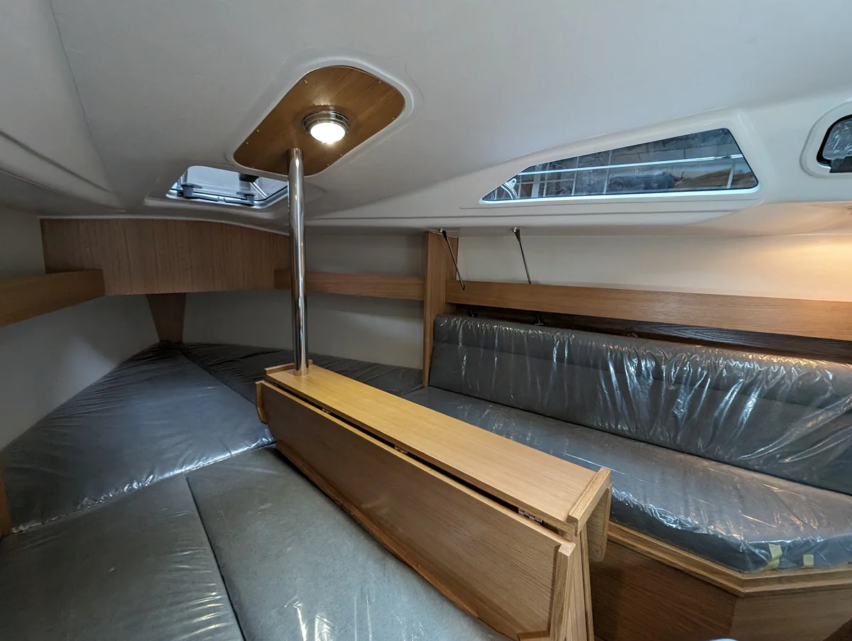 TES 20' Master interior