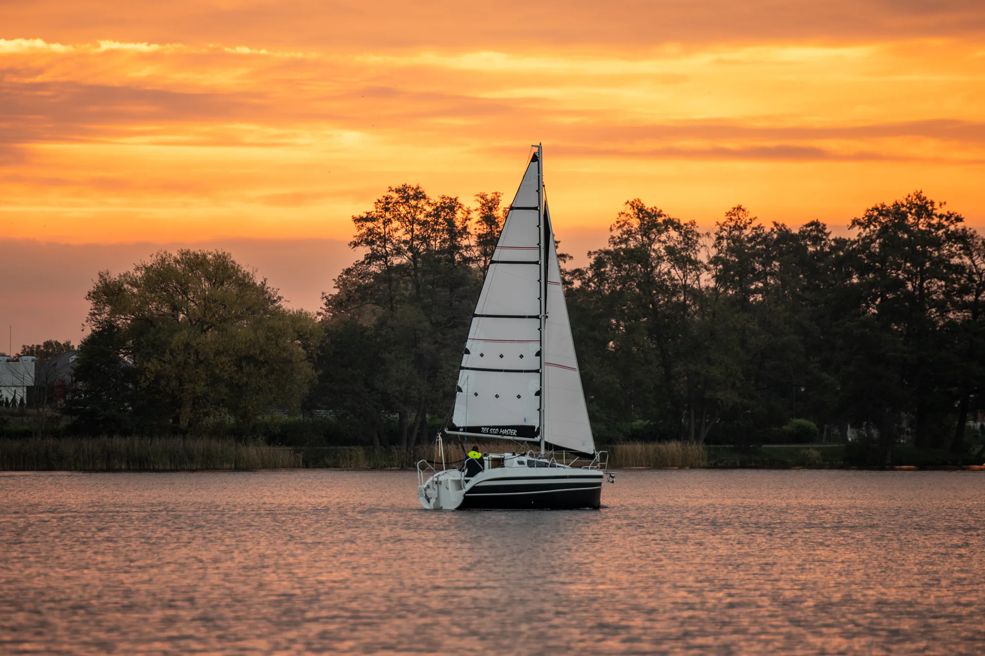 TES 20' Master sailing performance